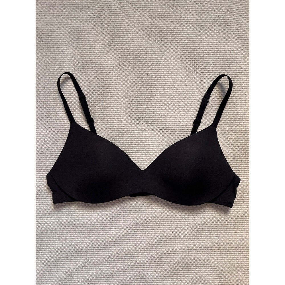 SKIMS Wireless Form Push-Up Plunge Bra in Black Size 36A